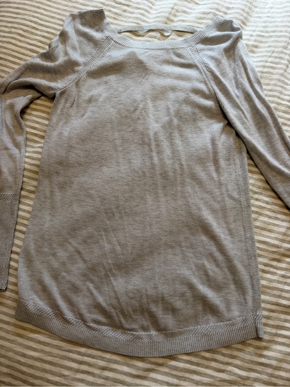 lululemon athletica Grey Long Sleeve Top - size 8